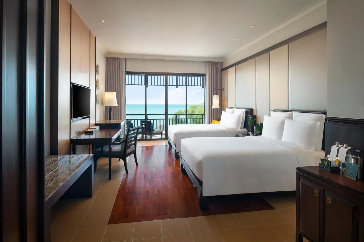 Classic Queen Room with Two Queen Beds and Ocean View
