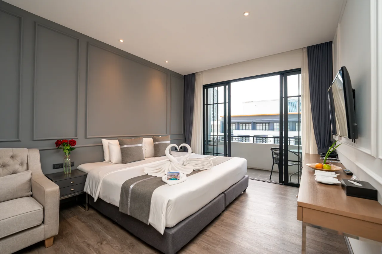Honeymoon Suite