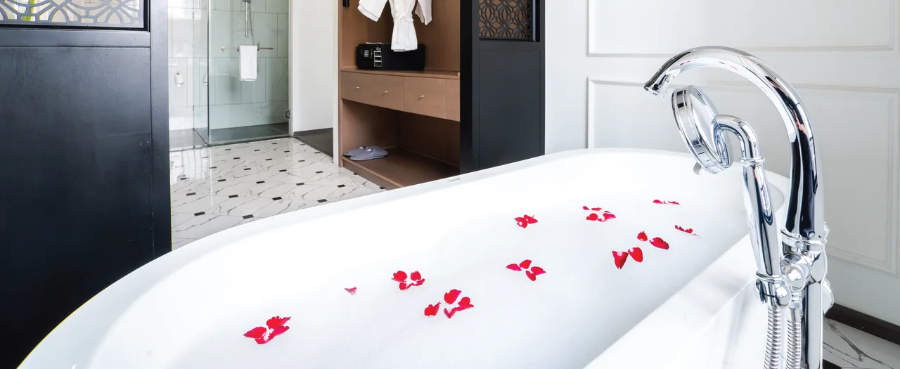 Honeymoon Suite