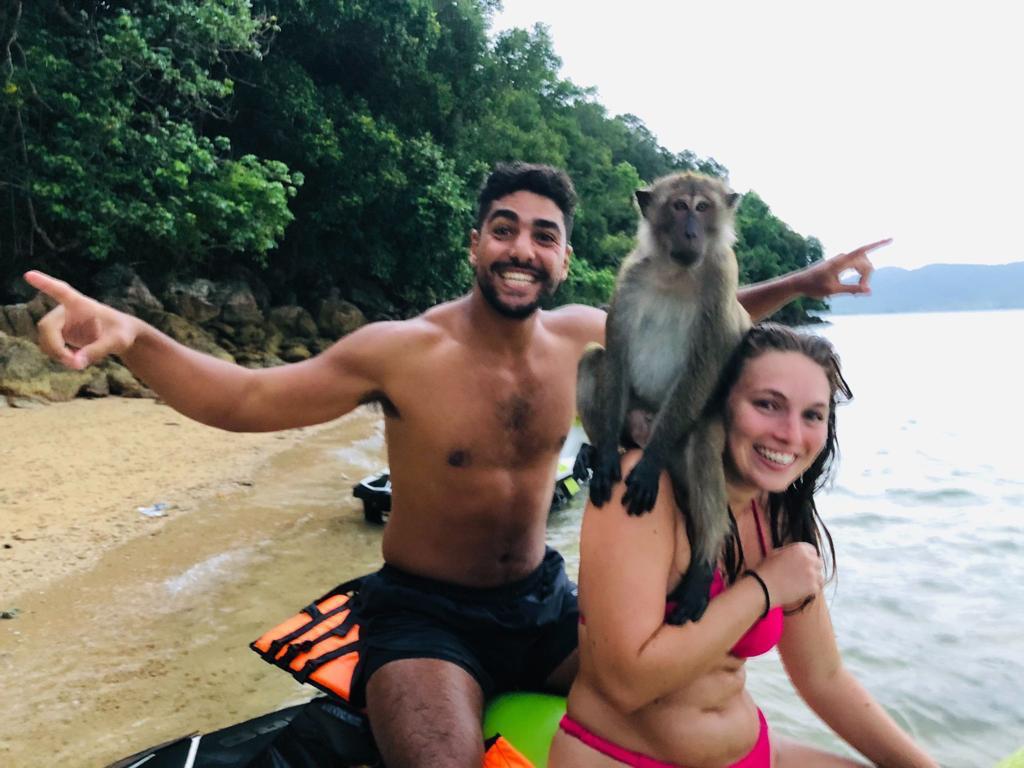 ארוחה באי נאקה